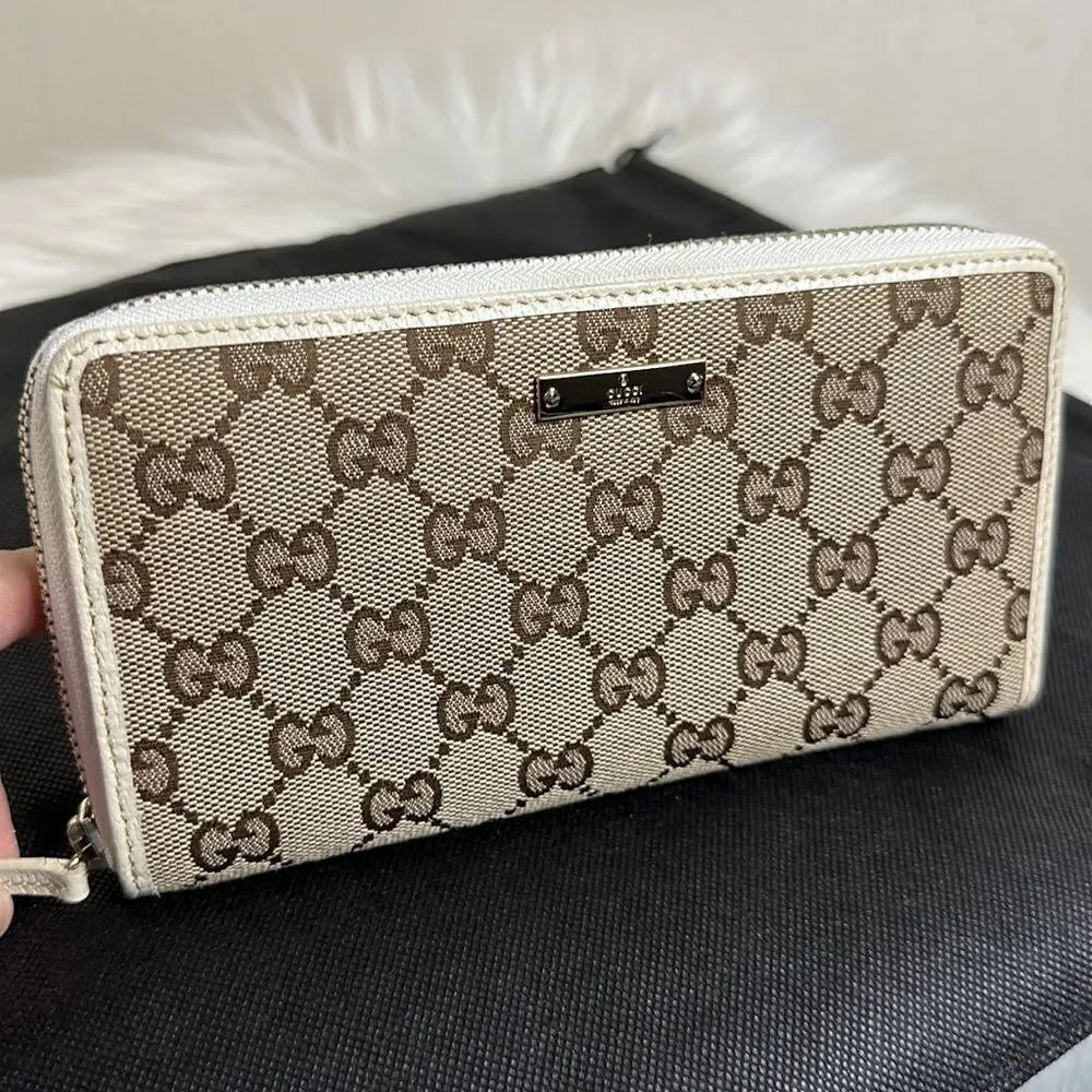 💯Authentic Gucci  Zipped Around Long Wallet🍀